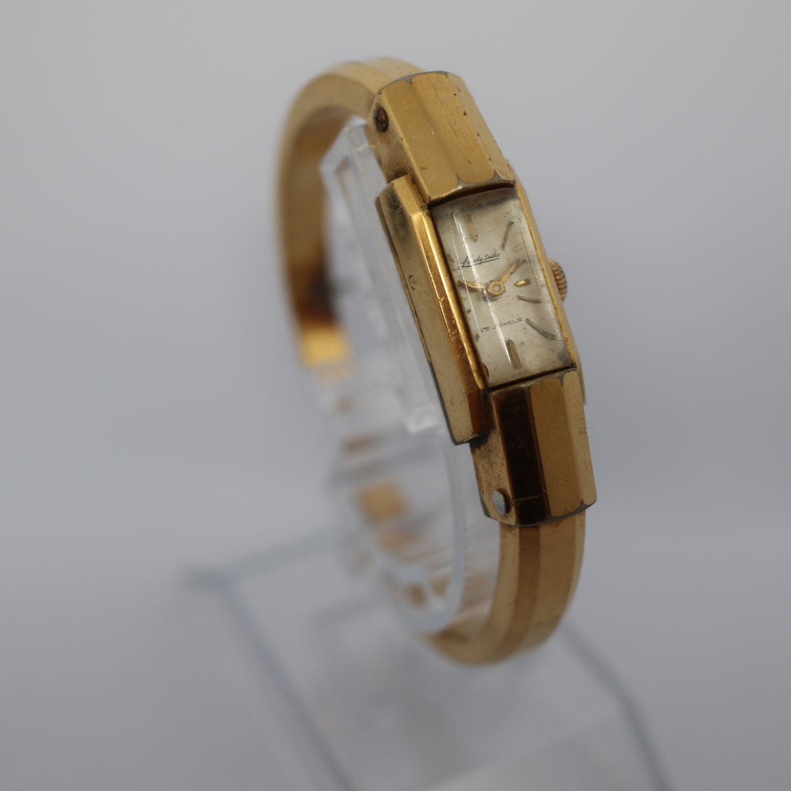 683【美品】 SEIKO ティセ　時計　レディース　バングル　ゴールド　2P石 683【美品】 SEIKO ティセ 時計 レディース バングル ゴールド