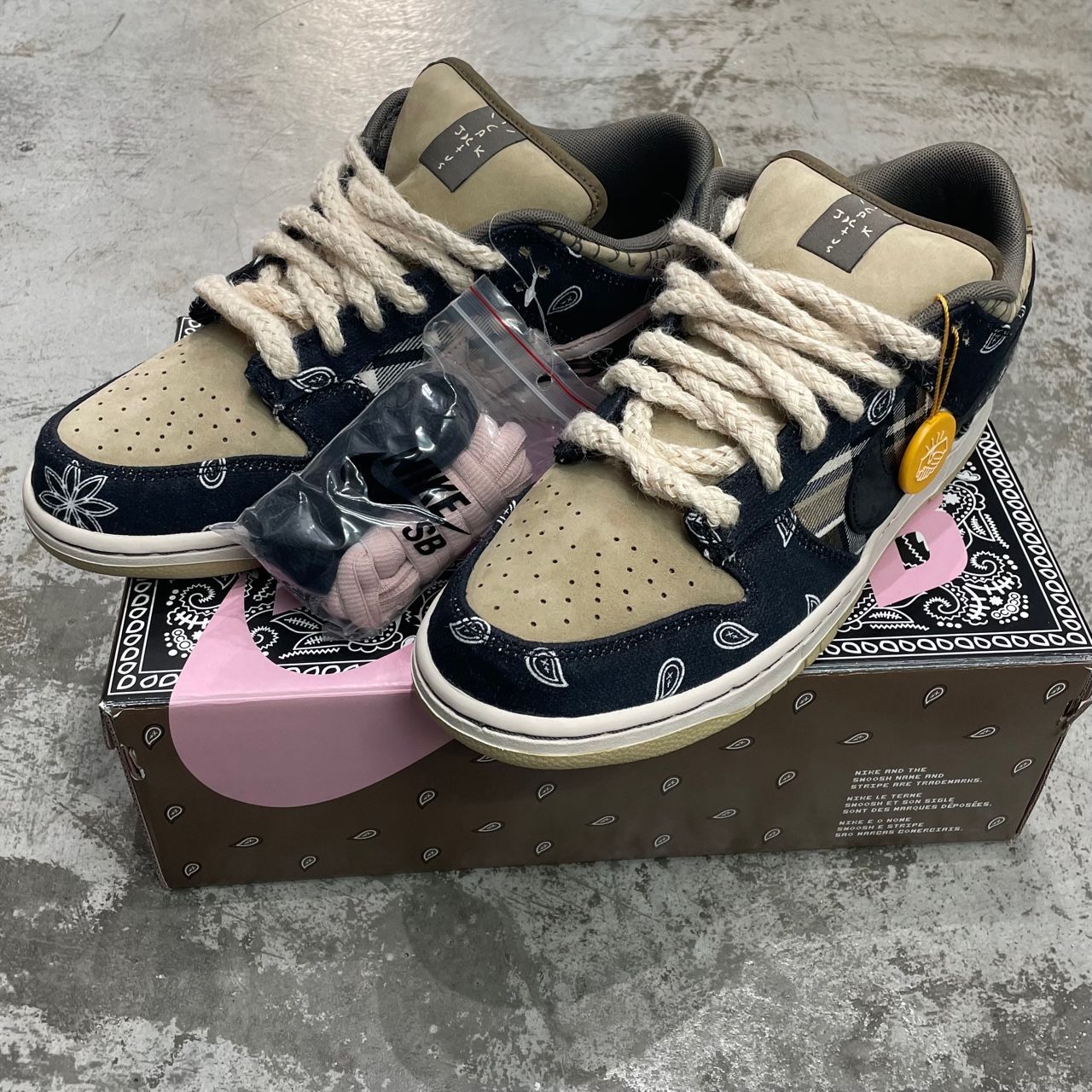 Nike SB Travis Scott バンダナ柄 パーカー Lサイズ 国内正規 Travis