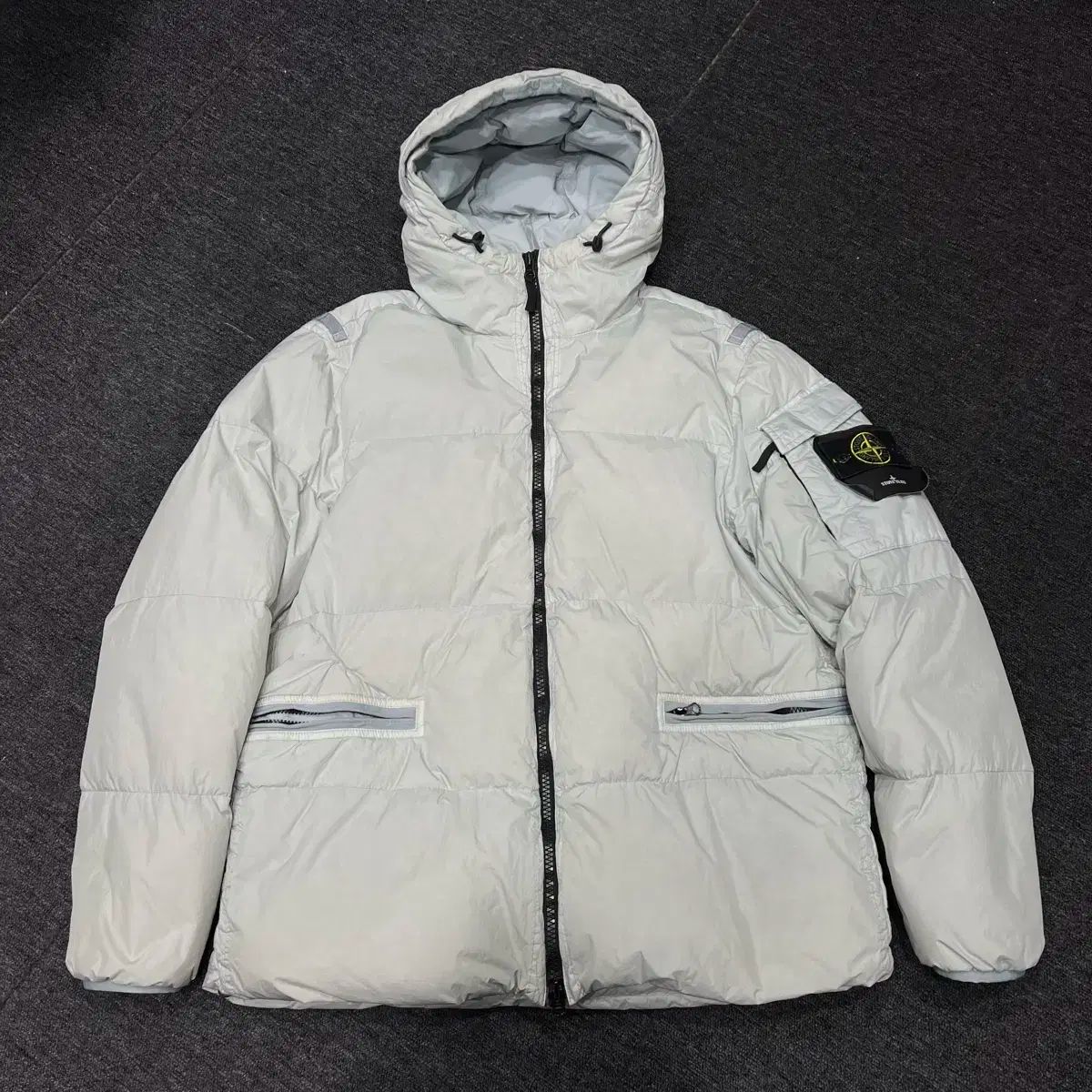 STONE ISLAND(ストーンアイランド) 22FW クリンクルレップス ダウン