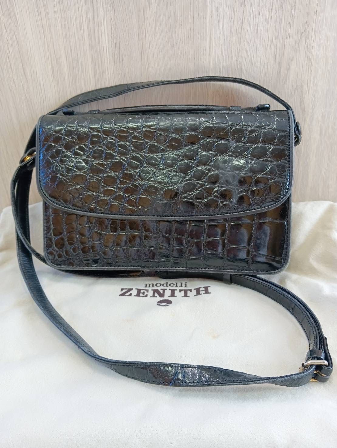 中古品】 modelli ZENITH クロコ ショルダーバッグ 黒ブラック 斜め