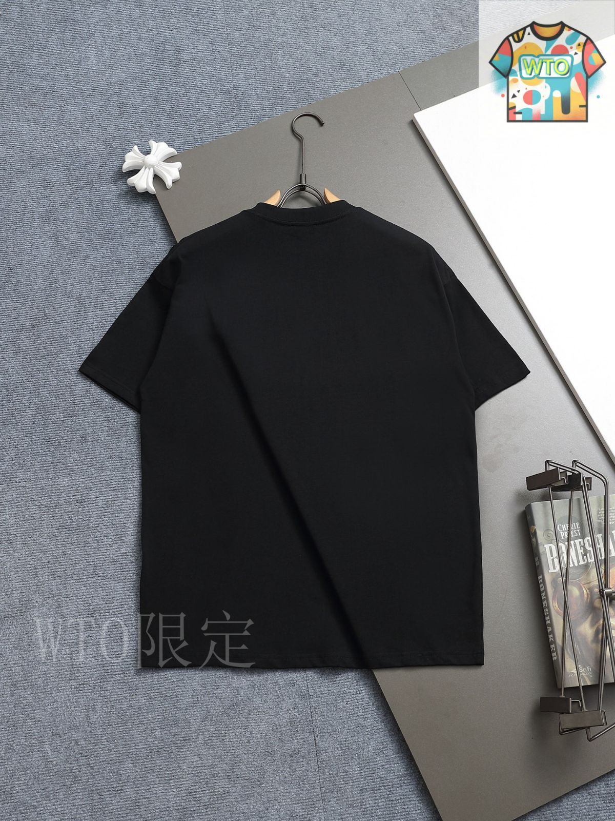 今日WTO】FENDI 260g 丸首 T シャツ-PK90 - メルカリ
