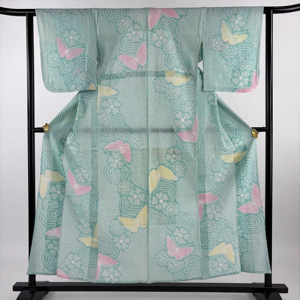 未使用品 小紋 総絞り くすんだ薄緑 綸子 身丈164.5cm 裄丈67cm 未使用品 小紋 総絞り くすんだ薄緑 綸子 身丈164.5cm 裄丈