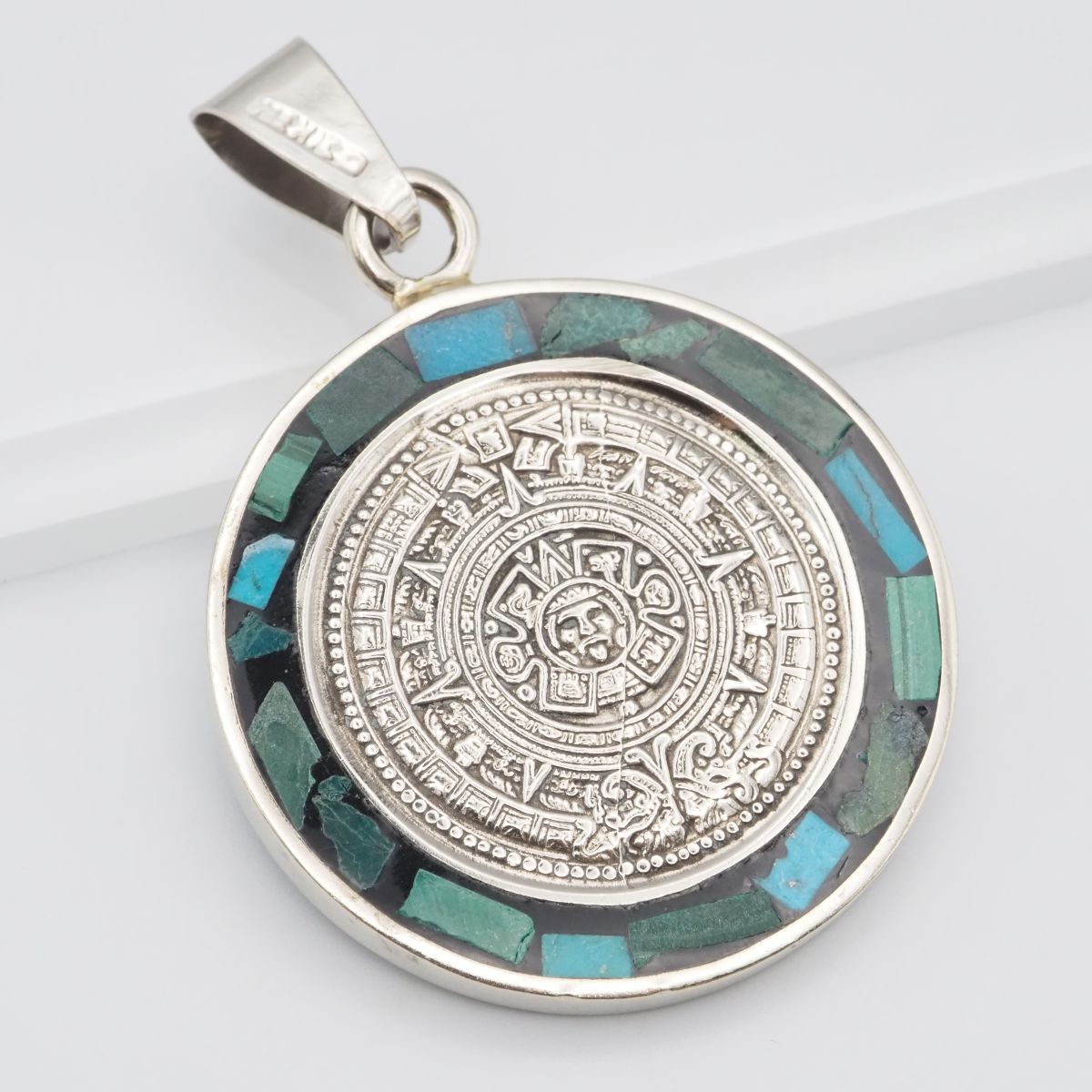 F959 ターコイズ トルコ石 等 ストーン ペンダント トップ 古代マヤ文明 アステカ マヤ暦 デザイン シルバー チャーム ヘッド