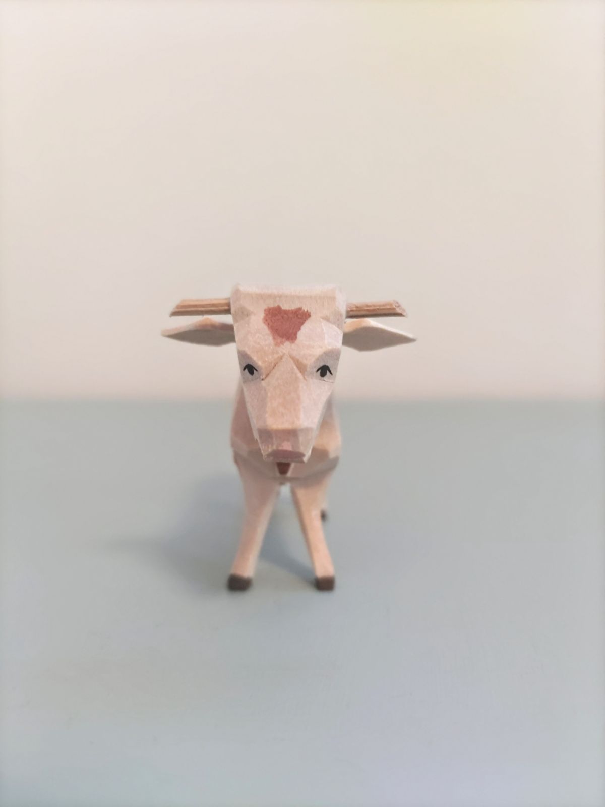 ドイツ工芸品 牛 木彫り 木製 ヘルビッヒ工房 ドイツ雑貨 - メルカリ