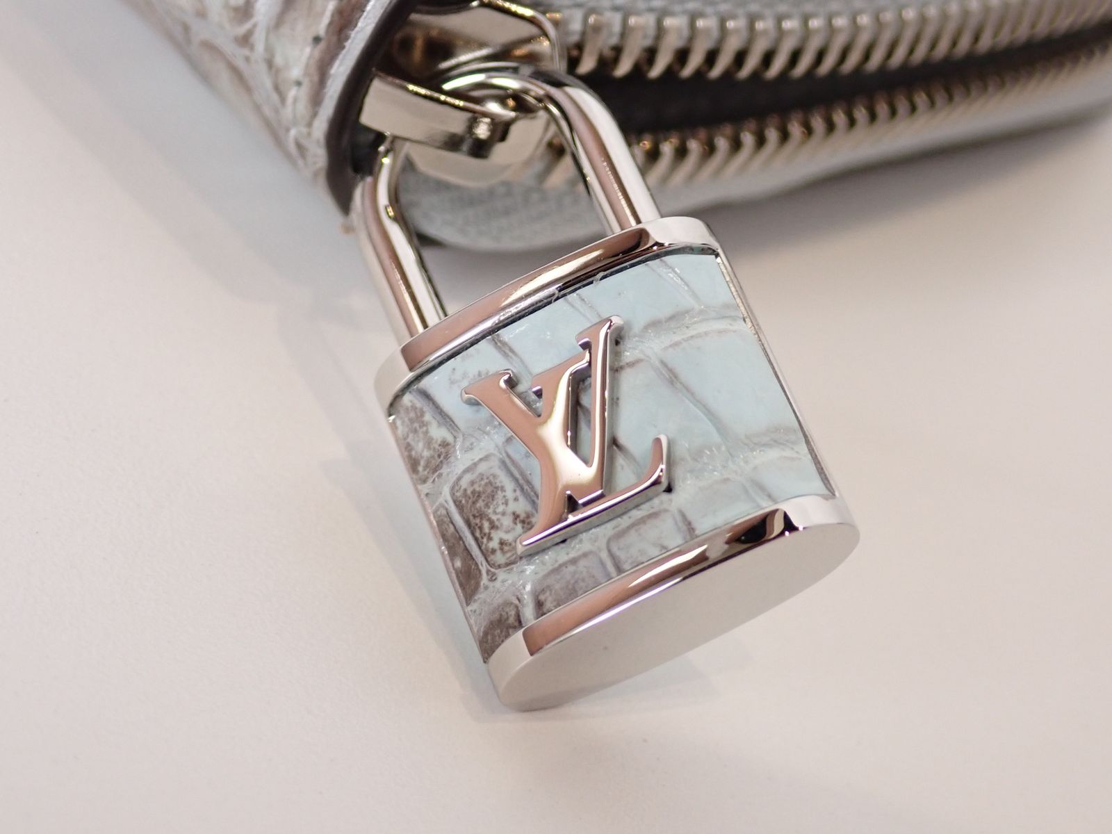 幻:LOUIS VUITTON モノグラムクラウドウォレット