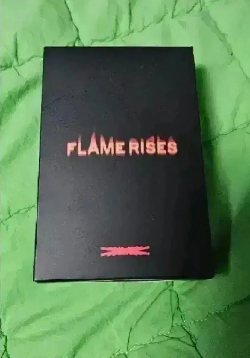 LE SSERAFIM - 匿名配送！　ルセラフィム　FLAME RISES ミニフォトカード　コンプセット 匿名配送 ルセラフィム FLAME RISES ミニフォトカード コンプ