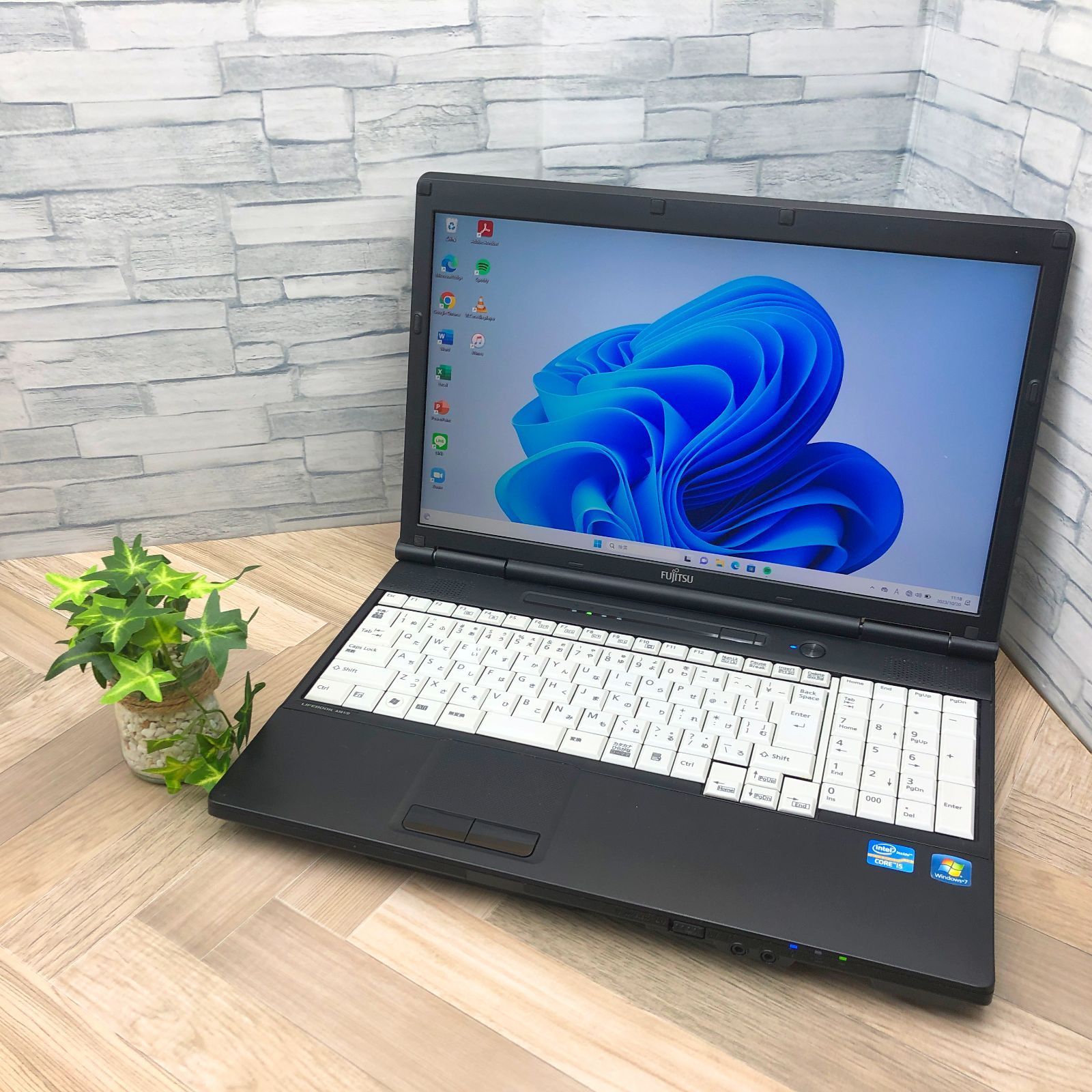 ☆10,000円PCシリーズ☆ Windows11 A4サイズSSD換装済みノートパソコン Fujitsu LIFEBOOK A561/D  FMVNA5NE - メルカリ