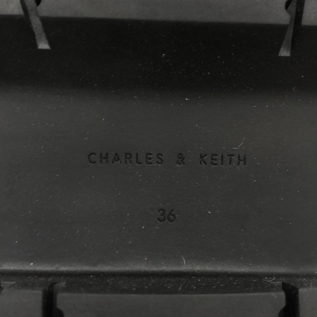 チャールズ&キース　LOTSO ロッツォ チャームレスアップブーツ CHARLES & KEITH チャールズアンドキース サイズ36 22.5 23.0