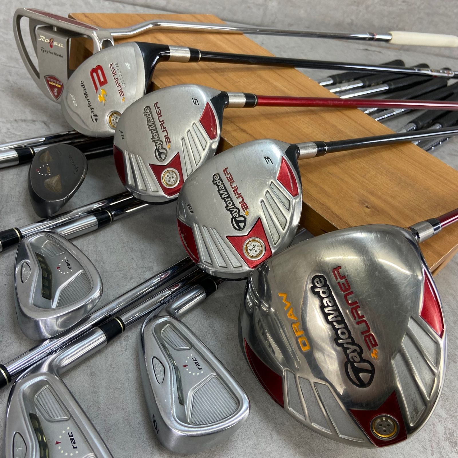 テーラーメイド　メンズゴルフ13本セット　右利き　キャディバッグ　初心者おすすめ TaylorMade テーラーメイド メンズゴルフ13本セット 右利き用