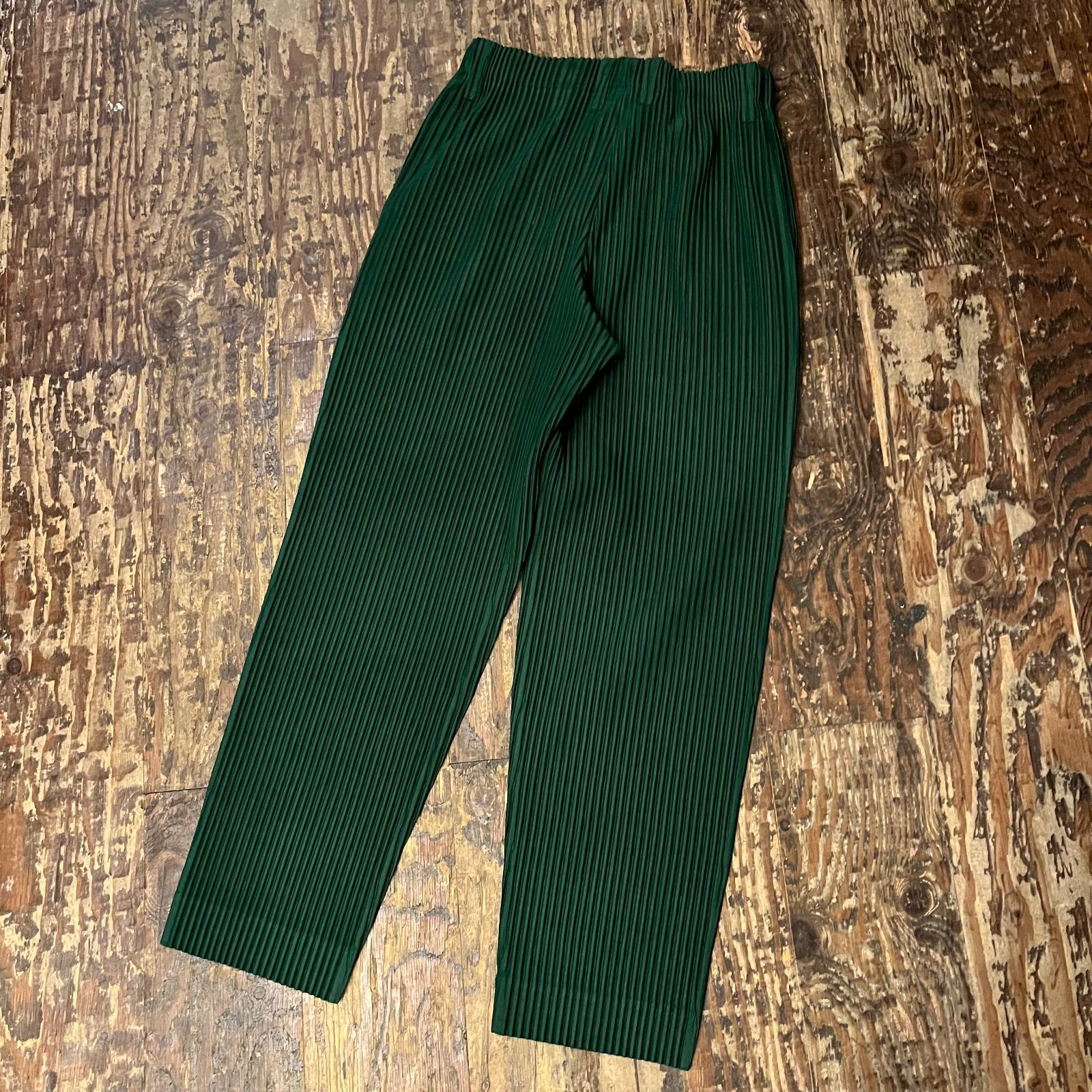 HOMME PLISSE OVERFLOW ストレートパンツ HP43JF353