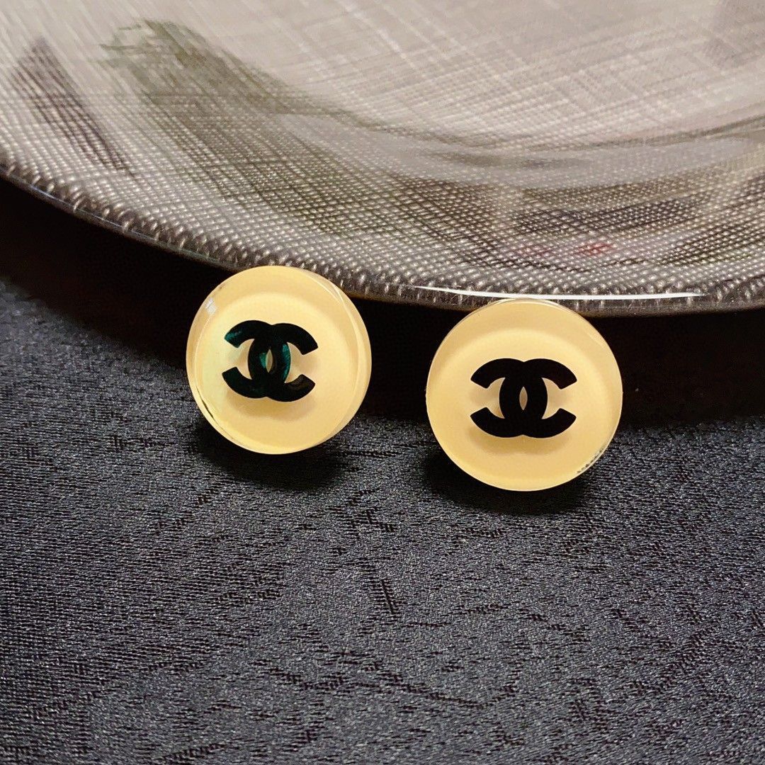 耳元に舞う優美♡【CHANEL】 イヤリング 210.jpg