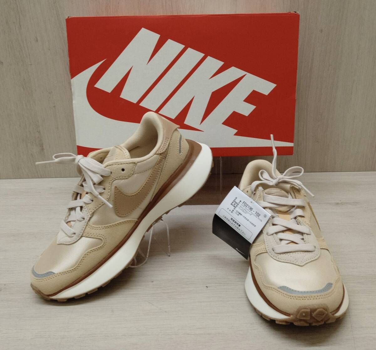 NIKE/ナイキ/スニーカー/FD2196-102/PHOENIX WAFFLE/ベージュ系