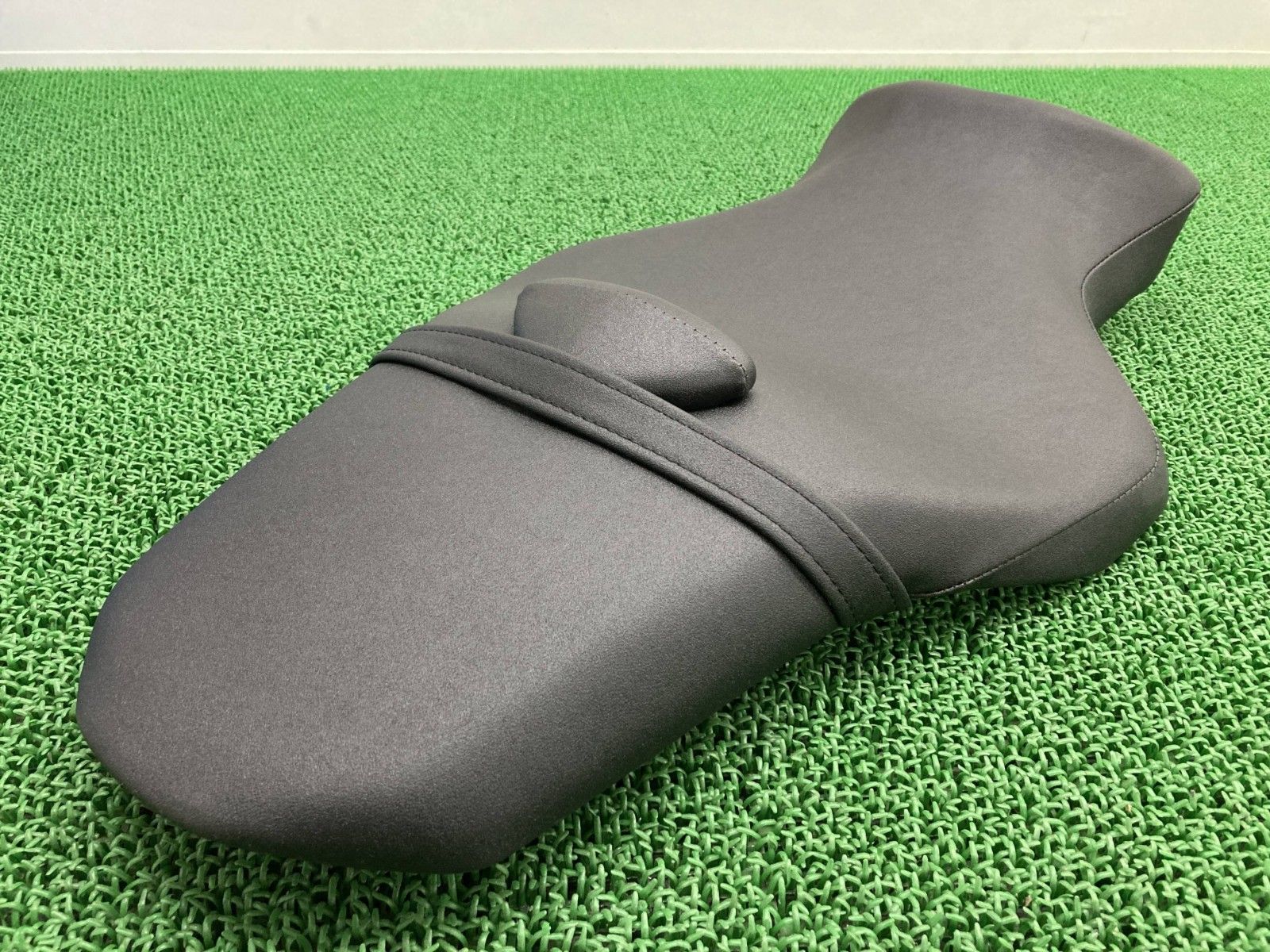 MT-10 シート B67 ヤマハ 純正 バイク 部品 RN50J シートバンド 破れ無し 品薄 品 車検 Genuine Ok