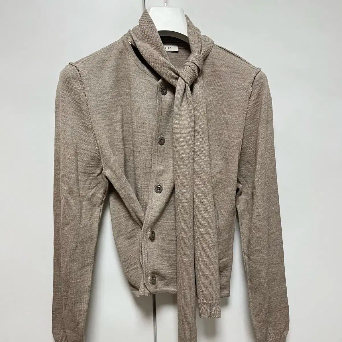 【送料無料】 S LEMAIRE ルメール 25fw ツイスト スカーフ カーディガン ライト トープ