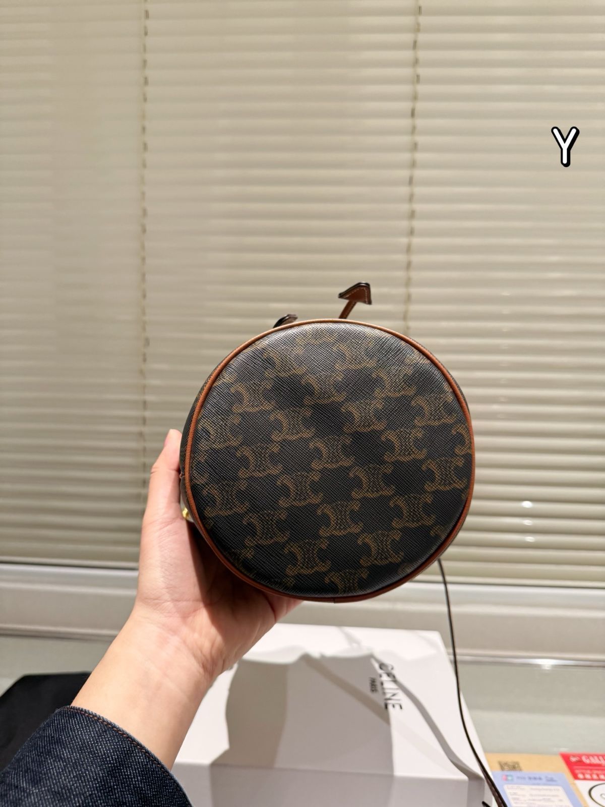今日特価】CELINE Teen Clara スモール ドローストリング