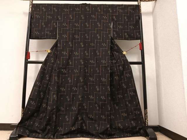 平和屋着物○上質な紬 琉球絣文様 正絹 逸品 AAAY8661ph - メルカリ