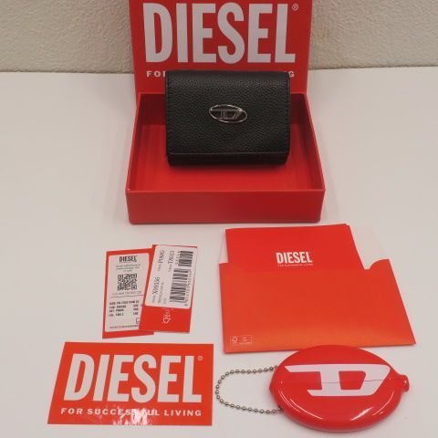 美品】DIESEL ディーゼル 現行モデル メタルロゴ 三つ折り財布 