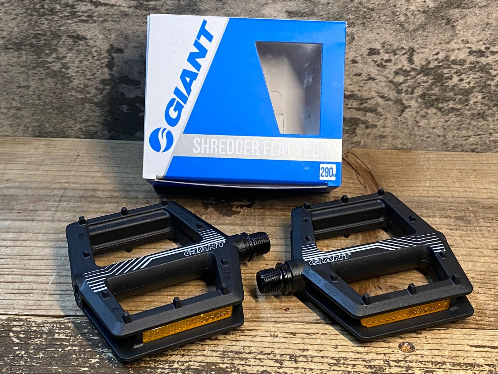 IV845 ジャイアント GIANT SHREDDER FLAT PEDAL フラットペダル