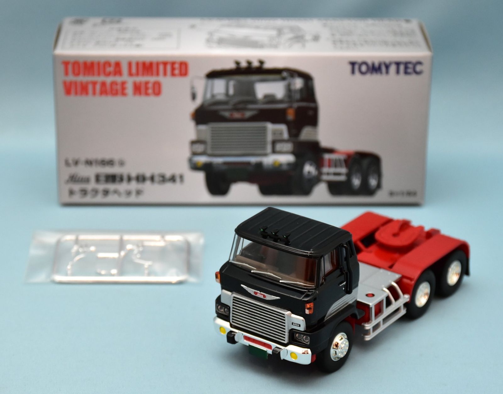TOMYTEC TOMICA LIMITED VINTAGE NEO 日野HH341型 トラクタヘッド (黒) TLVN166b