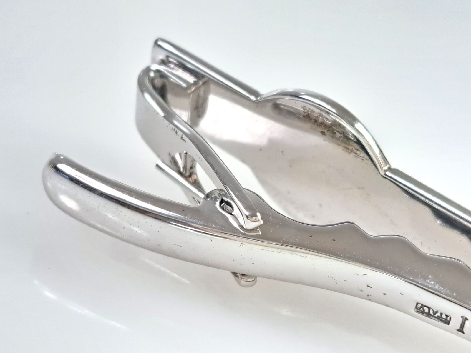 BVLGARI ブルガリ ネクタイピン シルバー オニキス BVLGARI ブルガリ ネクタイピン オニキス シルバー ロゴ型押し