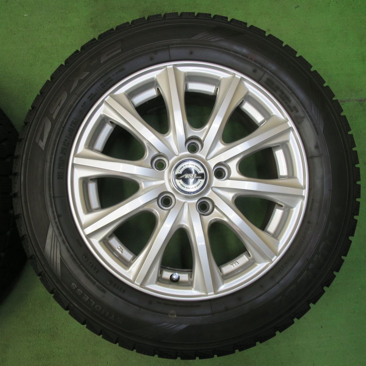 バリ溝！キレイ！9.5分☆スタッドレス 195/65R15 ダンロップ DSX-2 