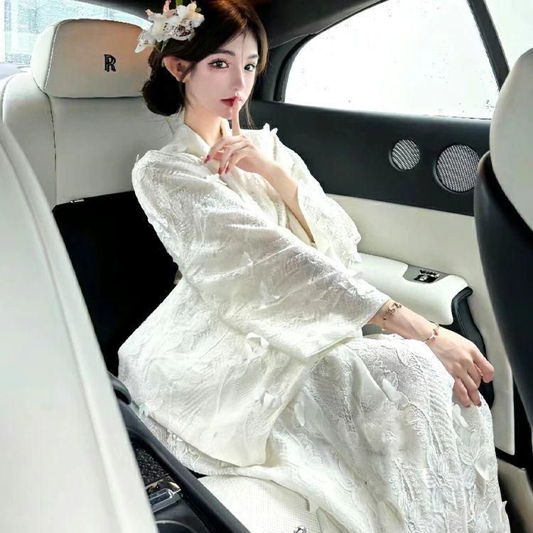 浴衣 白地に青の花柄 夏祭り 花火大会 Dita 泡沫の紫雲木 浴衣 Dita