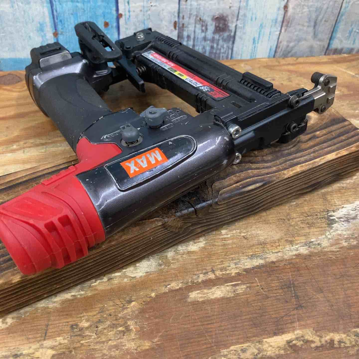 高圧フロアタッカー