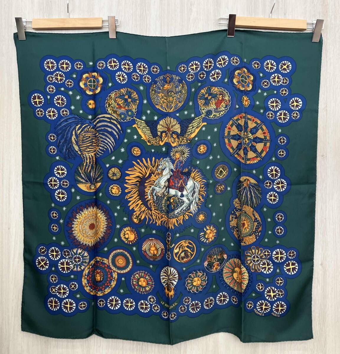 エルメス スカーフ 大判 カレ90 マルチ太陽の王 LE ROY SOLEIL HERMES エルメス スカーフ カレ90 CARRE シルク マルチカラー
