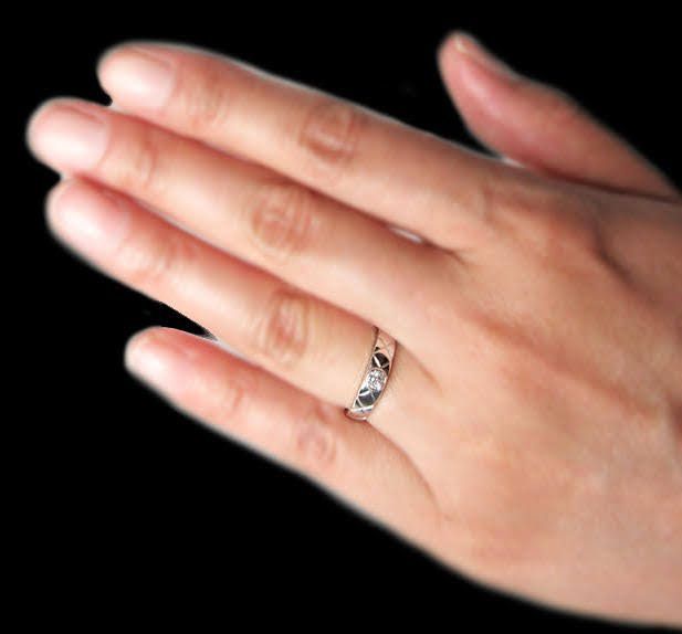 0.141ct E-VS1-EX H&C 鑑定書付き天然ダイヤモンド キルティング  