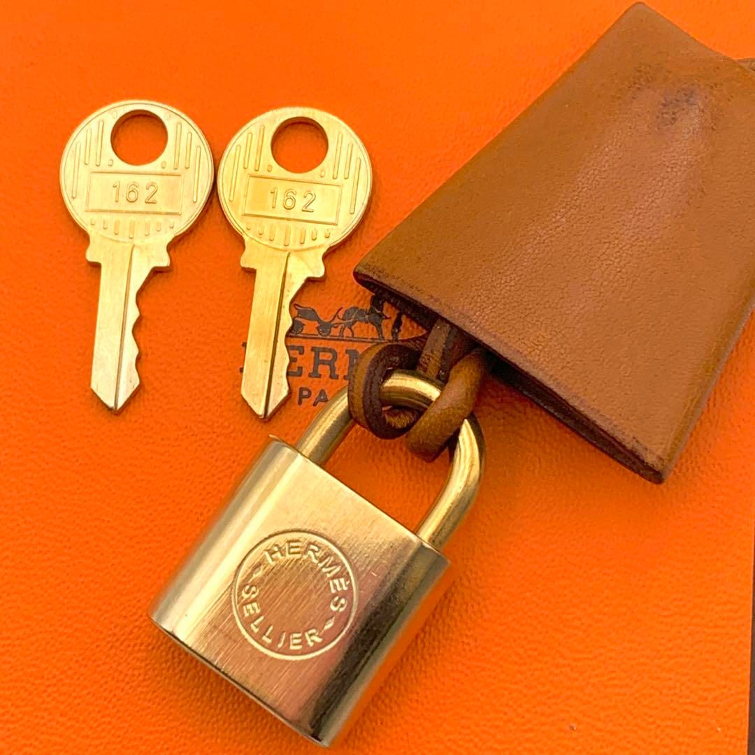 正規品 美品 ミュウミュウ ファー チャーム バッグ ラビット