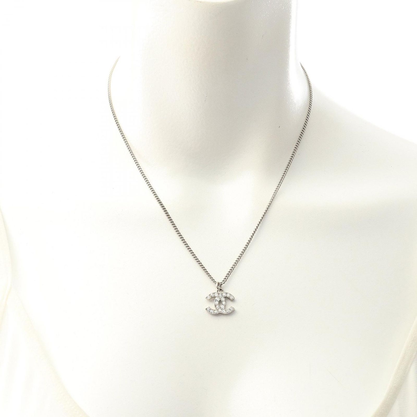 CHANEL シャネルココマークネックレス【新品未使用】 CHANEL】シャネル ココマーク ネックレス – NISHIKINO VINTAGE KYOTO
