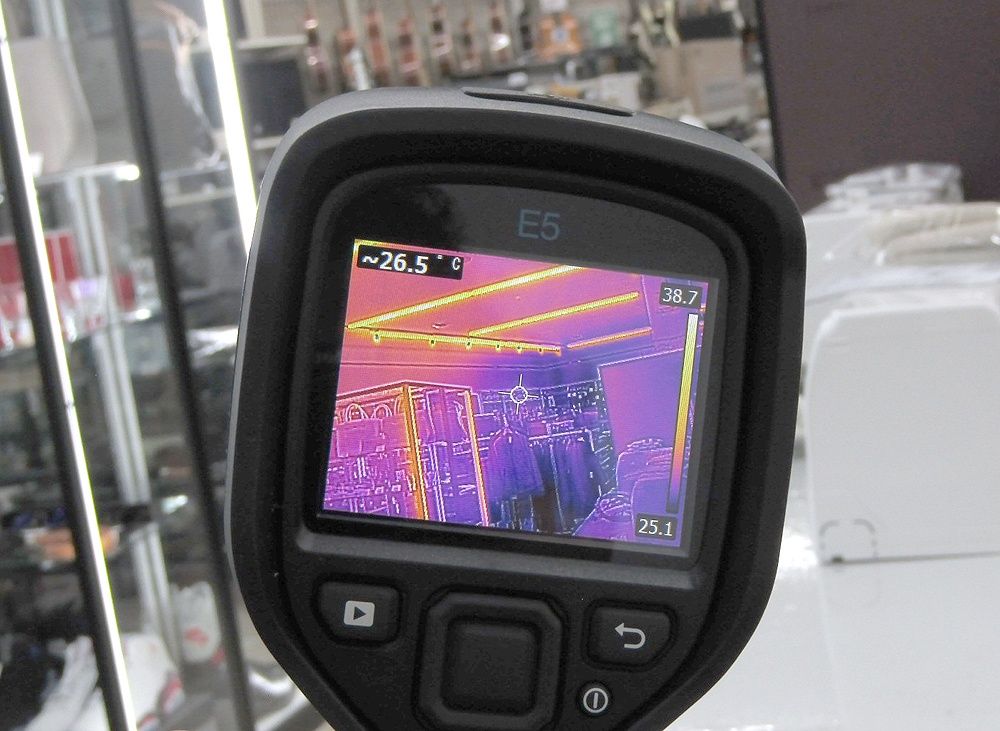 フリアー 携帯用熱画像カメラ