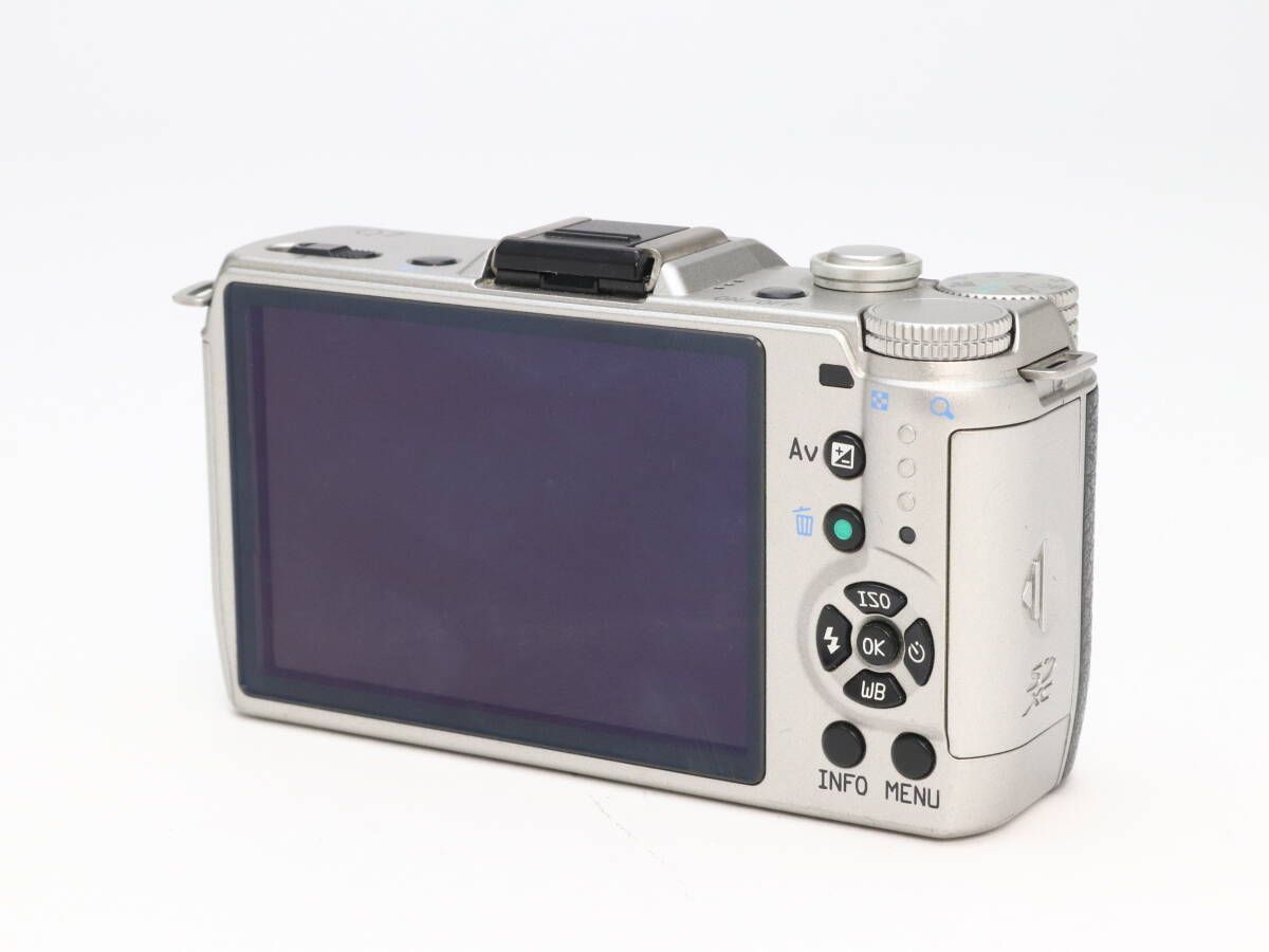 B (並品) Pentax ペンタックス Q7 ボディ シルバー シャッター数