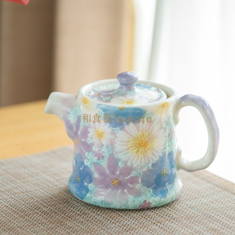 ゆずりは工房 花友禅 ポット急須 おしゃれ かわいい カフェ 喫茶店 日本製 即日発送 陶器 瀬戸焼 和食器 食器 手描き プレゼント 贈り物 ギフト 母の日 敬老の日 誕生日43470