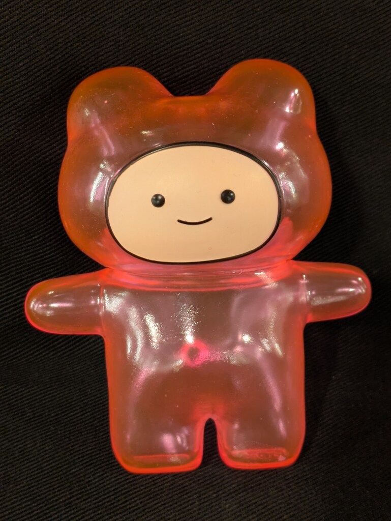 クマども 未開封フィギュア ソフビ ピンク１体‼︎ クマどもソフビ人形 / VINYL限定カラー 暗闇で光る！パステル