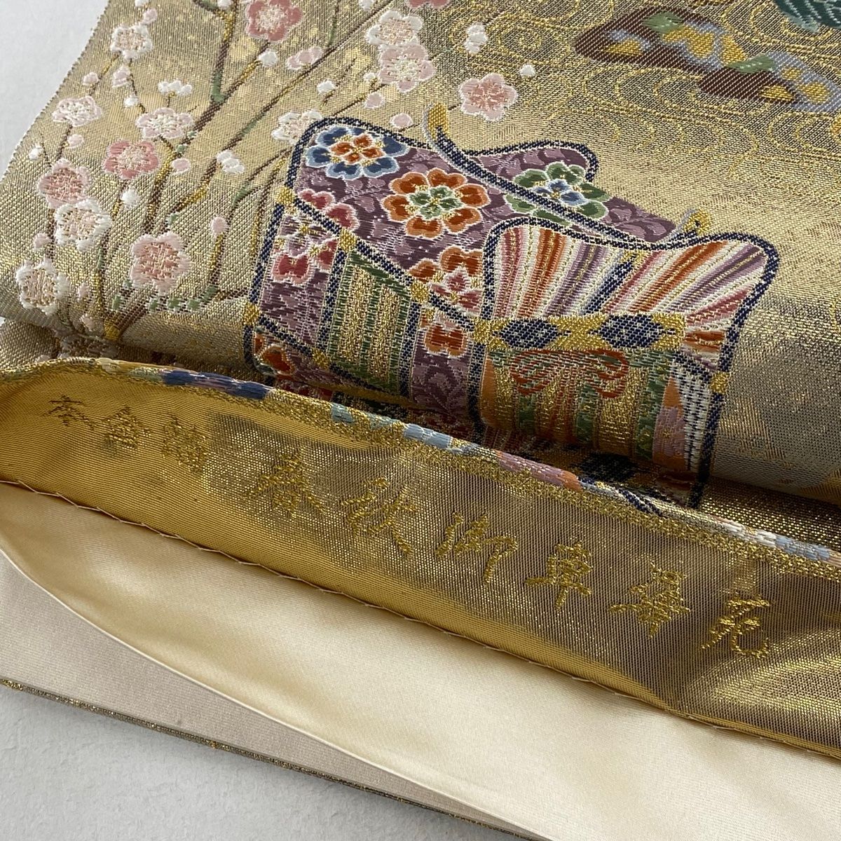 A18 美品袋帯 美名品 草花 箔 金銀彩 金色 お正絹