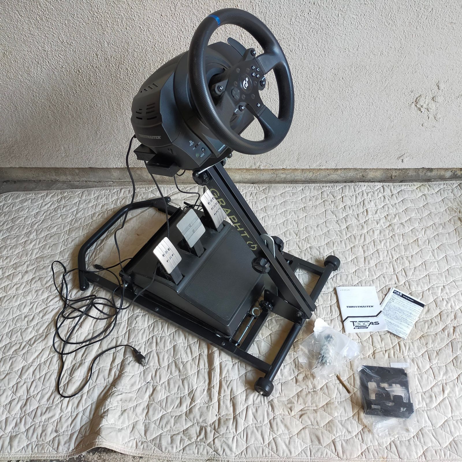 F01-20250929-03 GRAPHT 武者震 REVOLIUTION ＋ Thrusymaster T300RSレーシングホイール ペダルセット