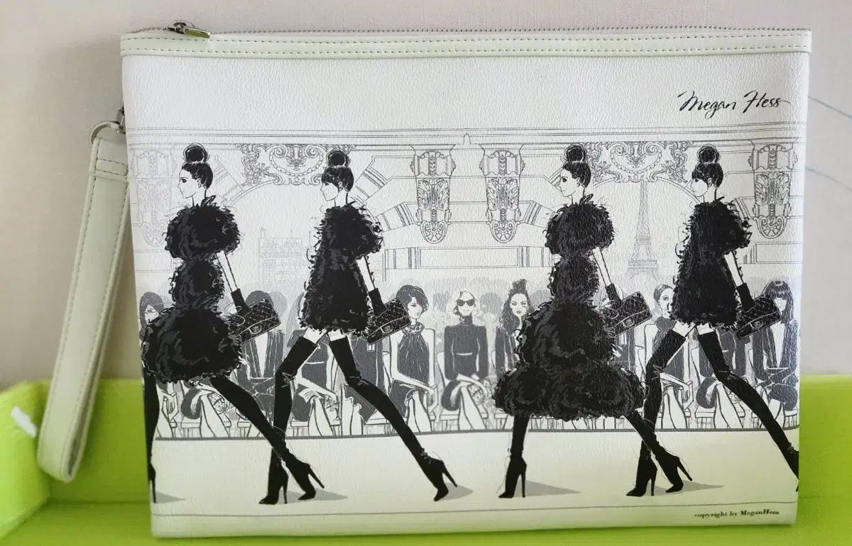 人気満点商品再入荷！ ミーガン ヘス イラストレーター クラッチバッグ