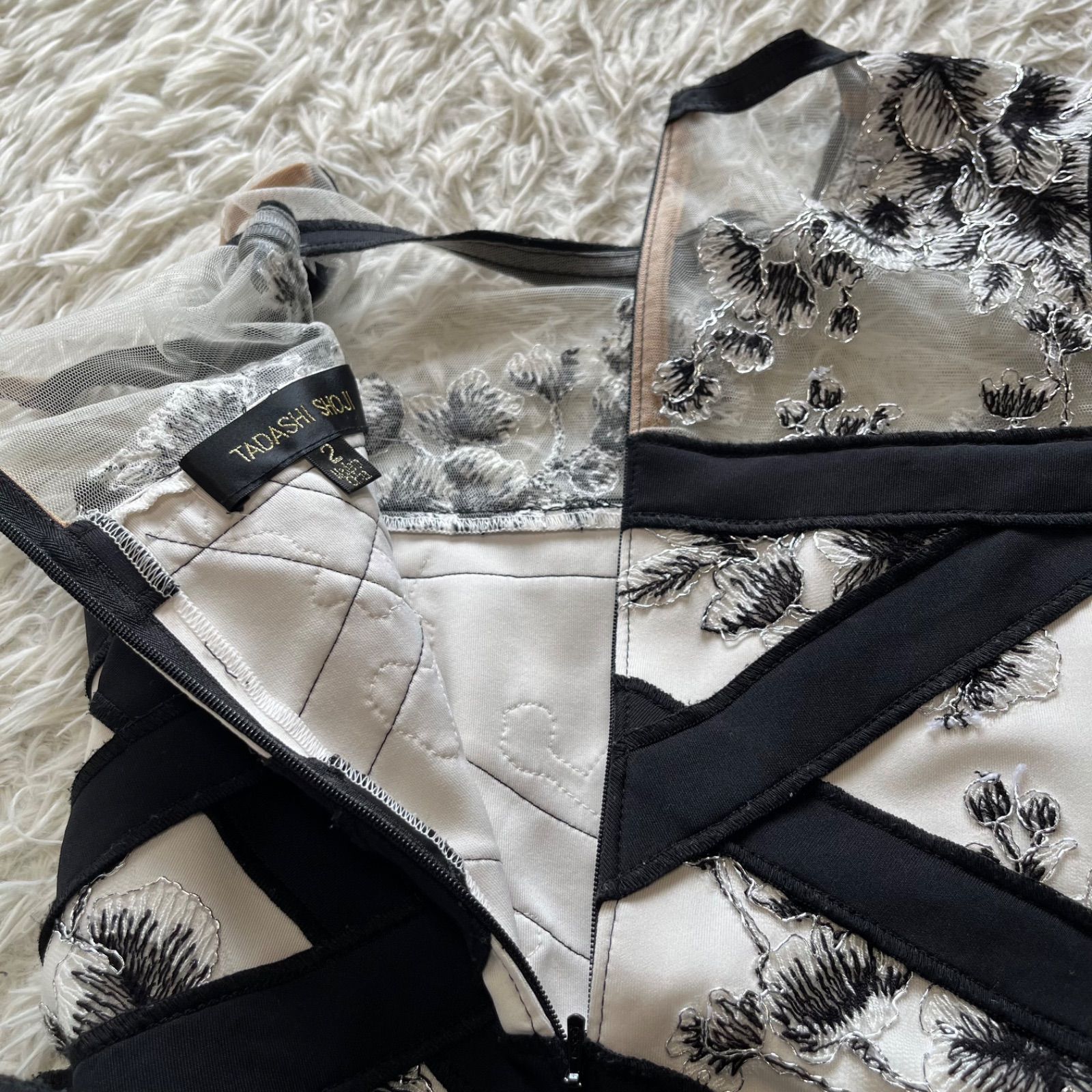 TADASHI SHOJI タダシショージ 刺繍ドレス ノースリーブ 花柄