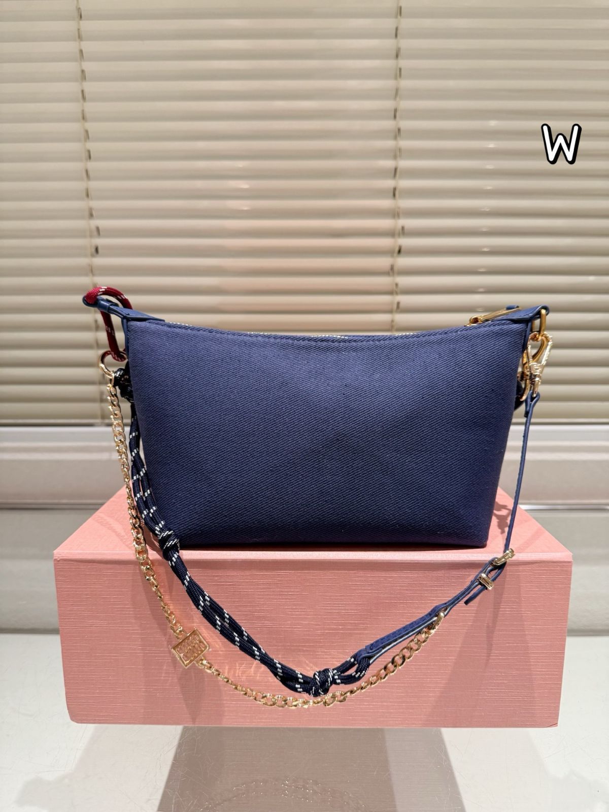 【送料&関税込】Miu Miu 0mu A02s19y10k Official Website and Online Boutique | Miu Miu US