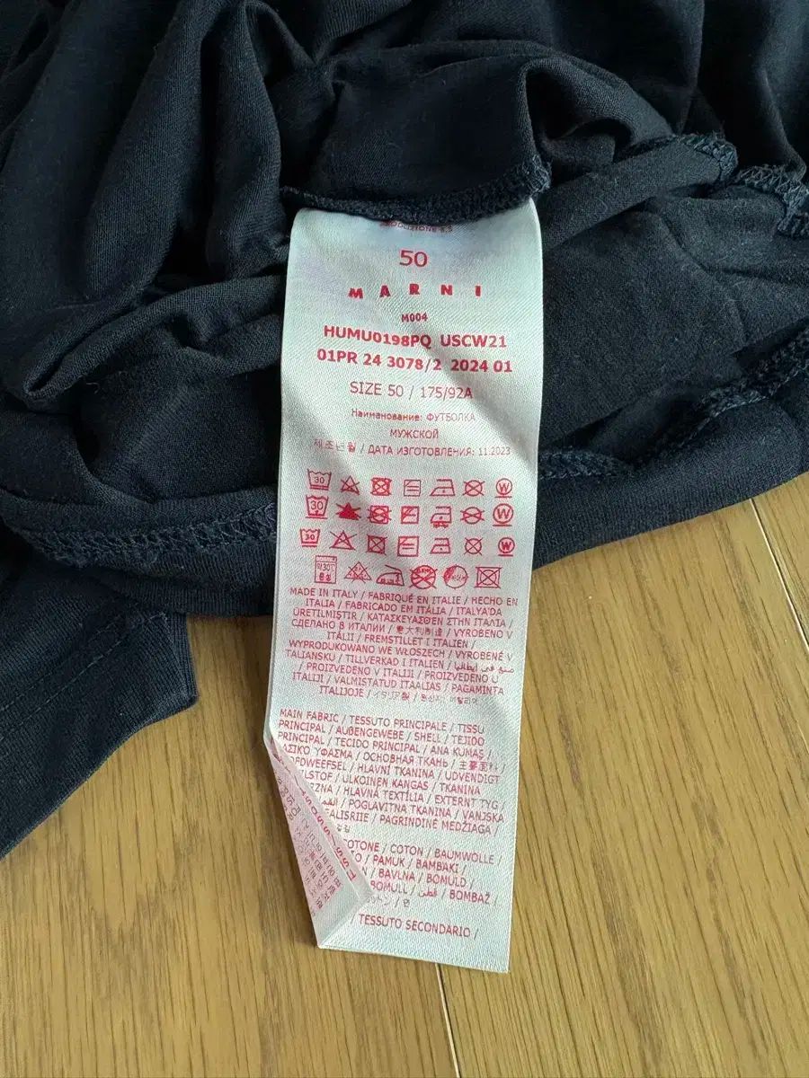 フラワー Tシャツ