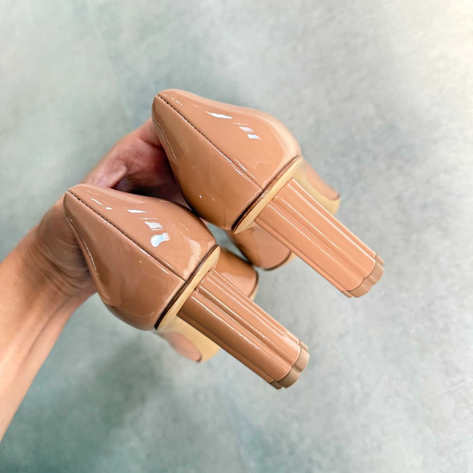 ♥ SalvatoreFerragamo サルヴァトーレフェラガモ フラワーヒール パンプス ピンクベージュ 5 1|2 D 23cm KIN-KAAI_COM