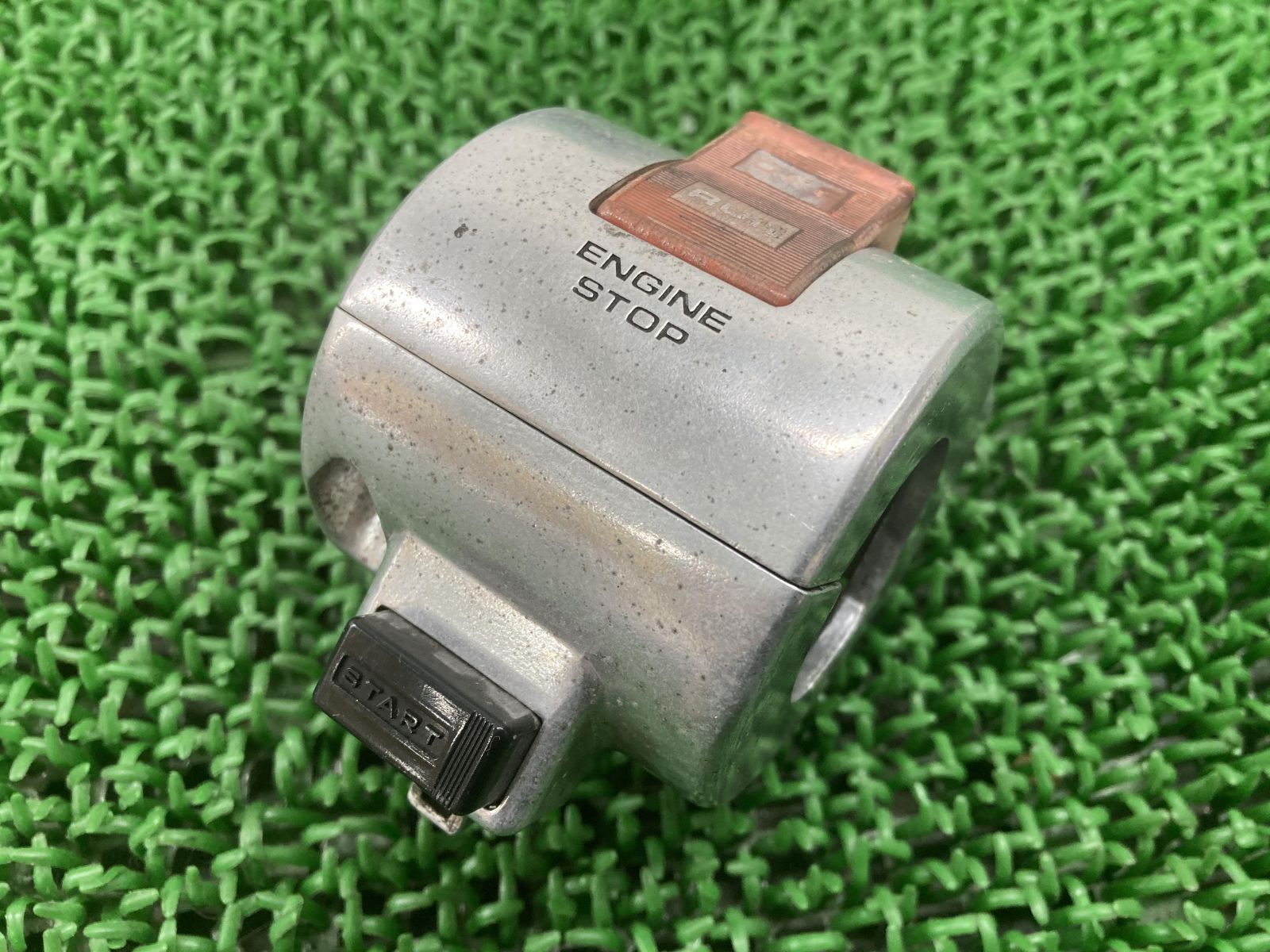 スティード400VLS ハンドルスイッチ 右 NC37-1000*** ホンダ 純正 中古 1998年式外し NC37 セルスイッチ キルスイッチ 割れ欠け無し 品薄