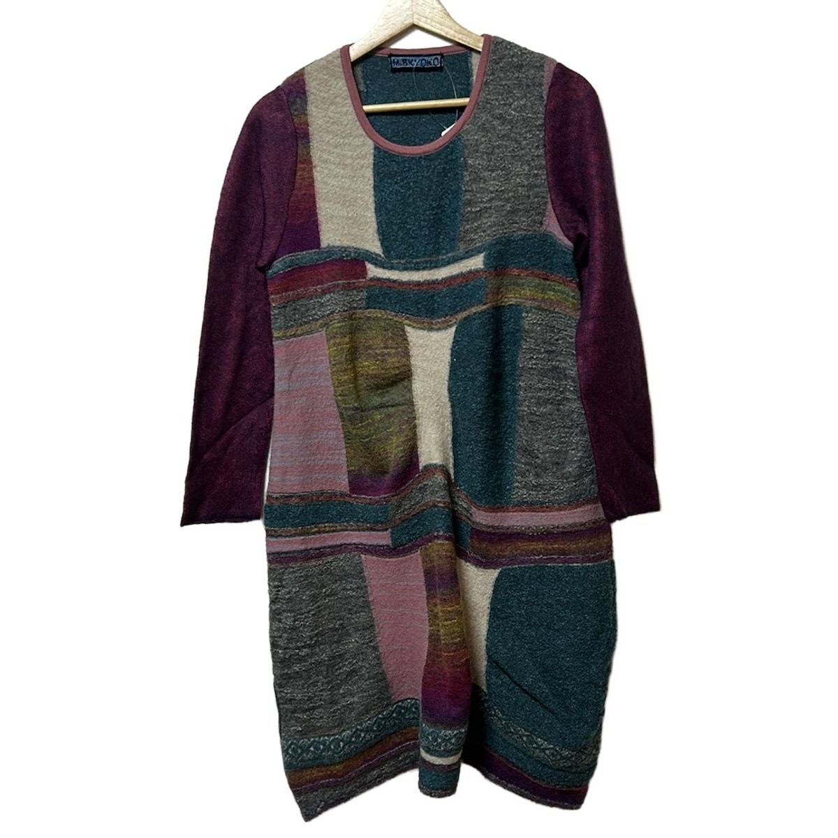エムアンドキョウコ ワンピース サイズ1 S レディース - ブルーグリーン×ボルドー×マルチ クルーネック 長袖 ひざ丈 ニット
