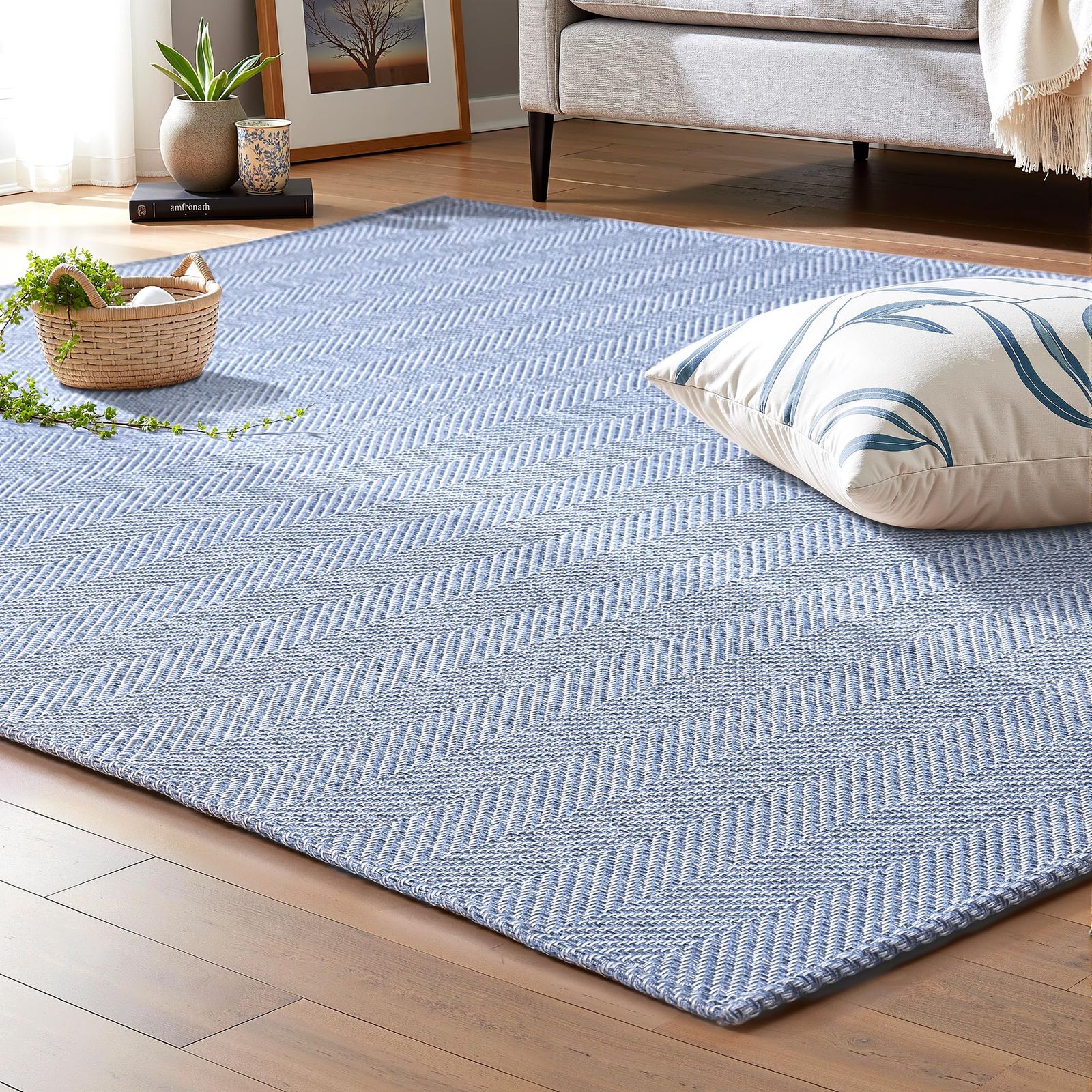 大 防ダニ 防臭 抗菌 軽量設計 北欧風 オールシーズン適用 洗えるラグ 厚手 素肌にやさしい 防音 おしゃれ 滑り止め付き 床暖房対応 夏 床保護 春 ヘリンボーン柄 転倒を防ぐ ラグマット 190×240cm カーペット 約3畳 ラグ ネービーブルー