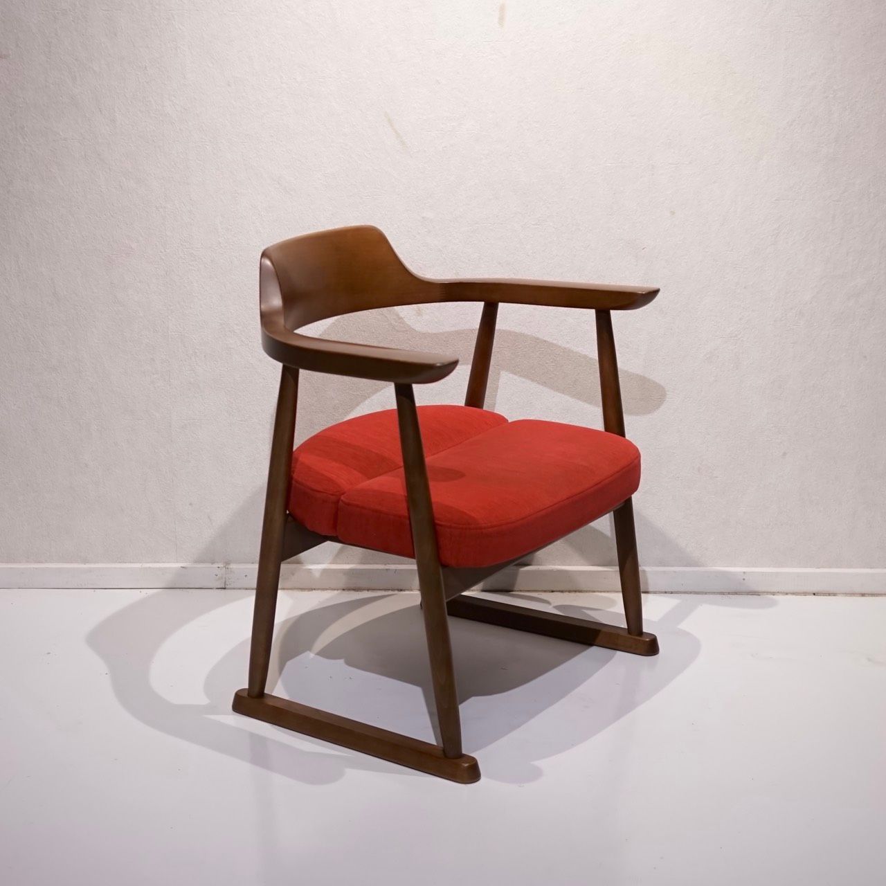 HIDA 飛騨産業 アームチェア パーソナルチェア ラウンジチェア ローチェア 低座 椅子 ファブリック 和モダン ヴィンテージ ホテルライク