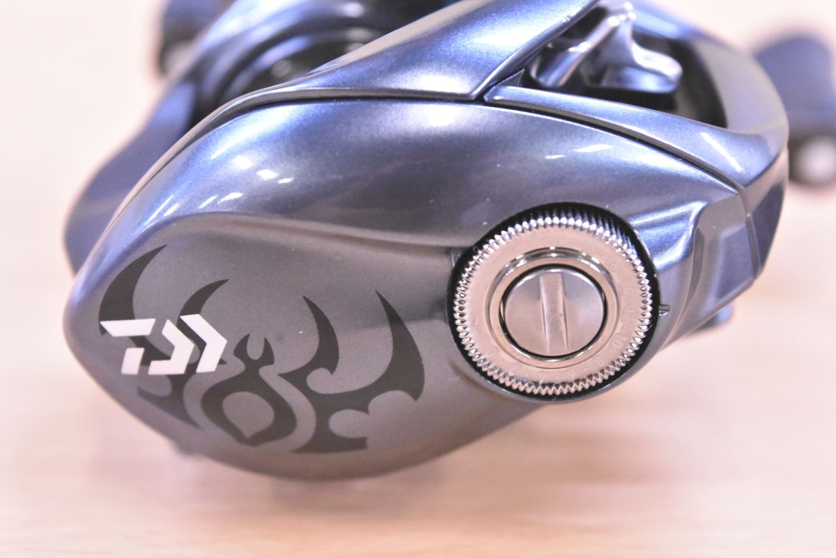 DAIWA ダイワ 25タトゥーラSV TW100XH ベイトリール 箱付き 00630156