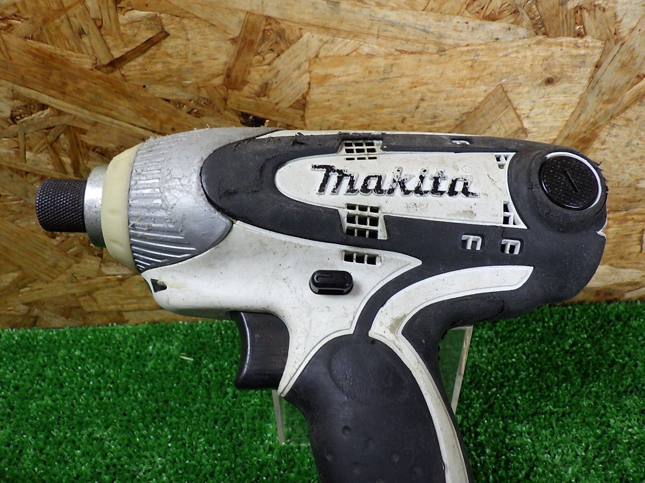 ネジ締めに マキタ インパクトドライバ 100V 6955 品