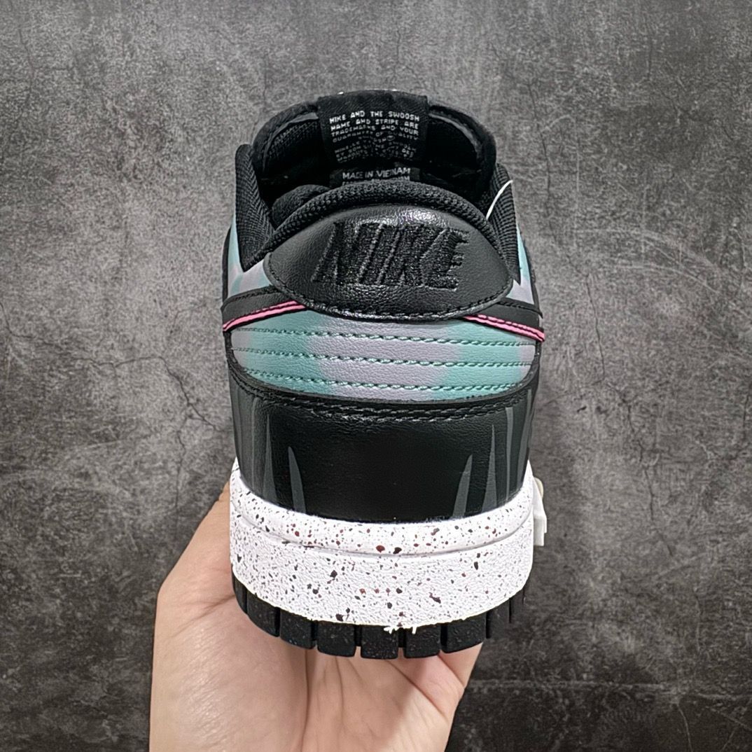 Nike SB Dunk Low スニーカー[新品未使用] 大特価???即購入??新品箱付 未使用 Nike SB Dunk Low【並行輸入