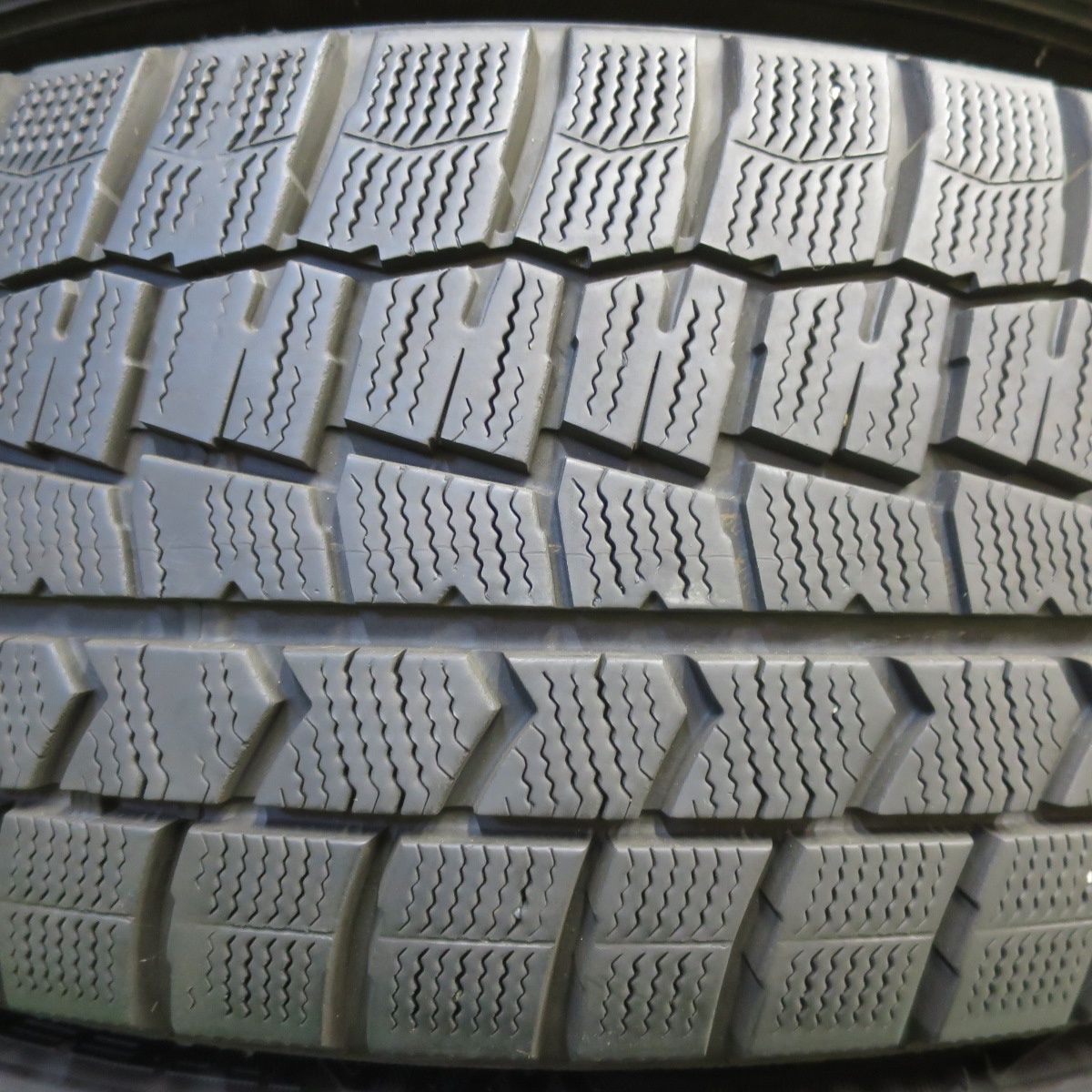 2 DUNLOP WM02 225/50R18 2021年製 スタッドレス 225/50R18 95Q 4本
